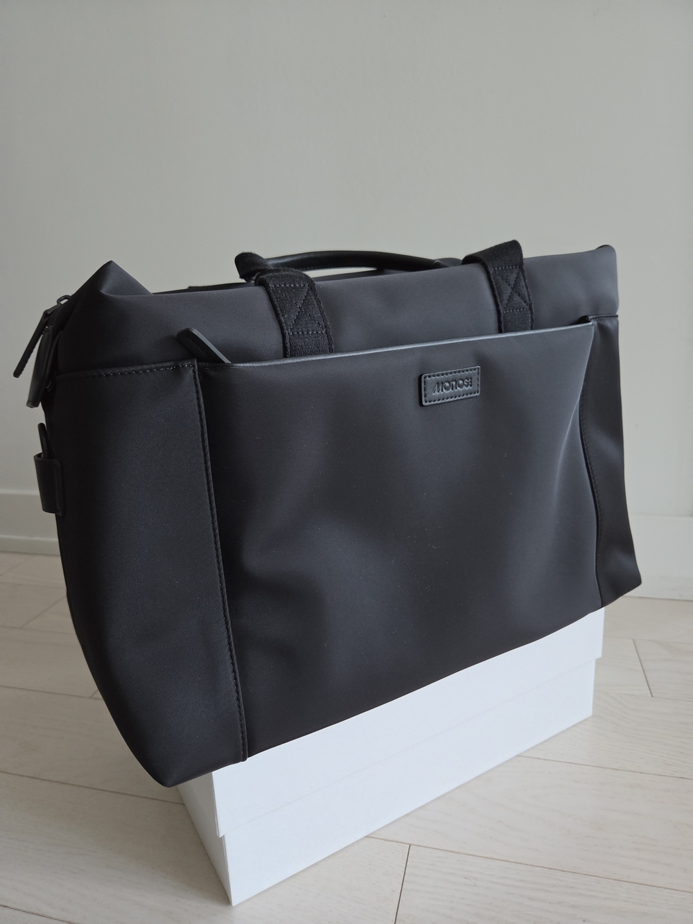 Monos Metro Duffel Black Nylon with Metro Classic Kit